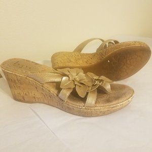 BOC Born Taupe Cork Wedge floral slip on Sz 7
